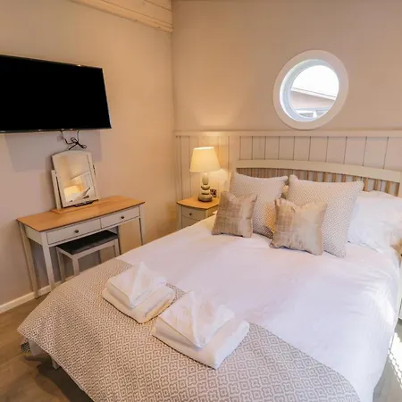 No 27 The Crab Pot *